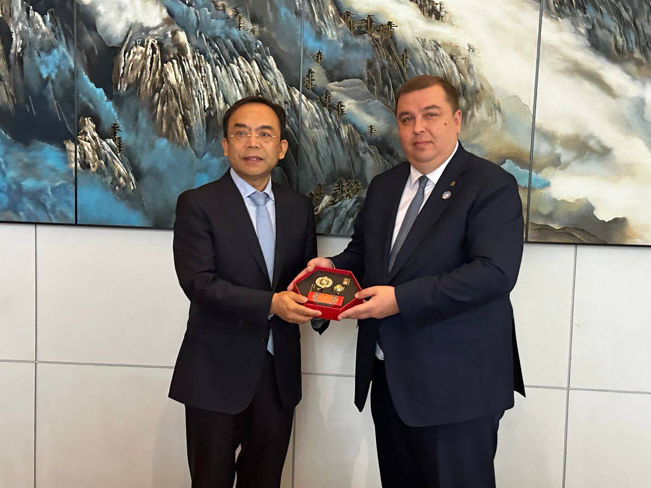 Вице-губернатор Сергей Федотов сообщил о планируемых гастролях пензенских коллективов в Китай