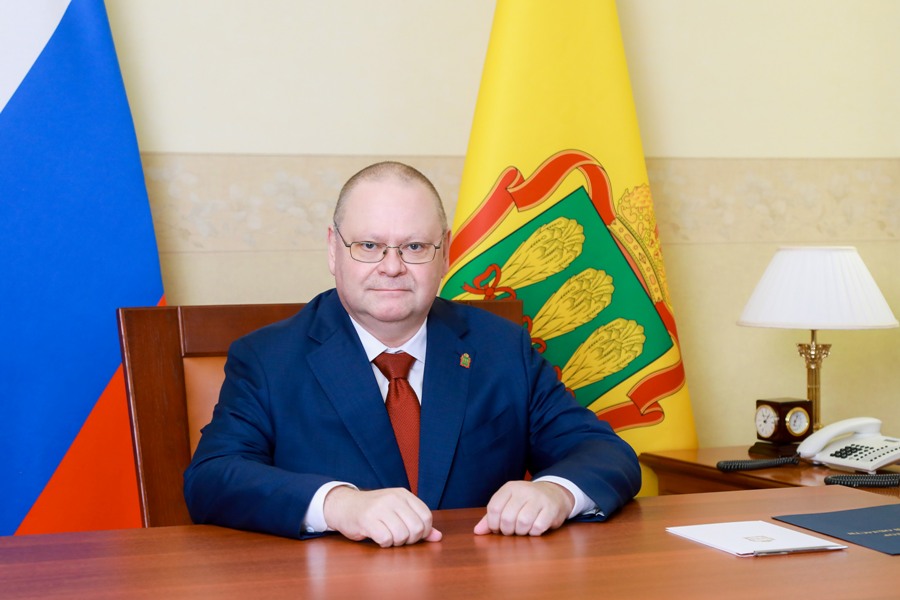 Губернатор Олег Мельниченко поздравил с Днем матери жительниц Пензенской области