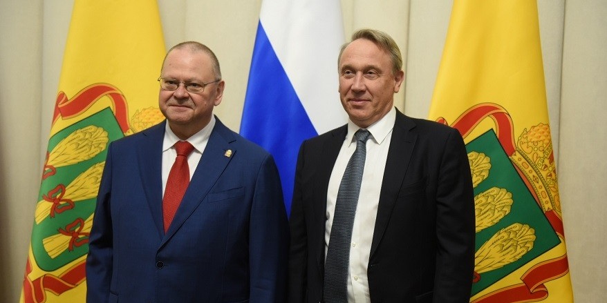 Губернатор Олег Мельниченко вручил пензенцам государственные и региональные награды