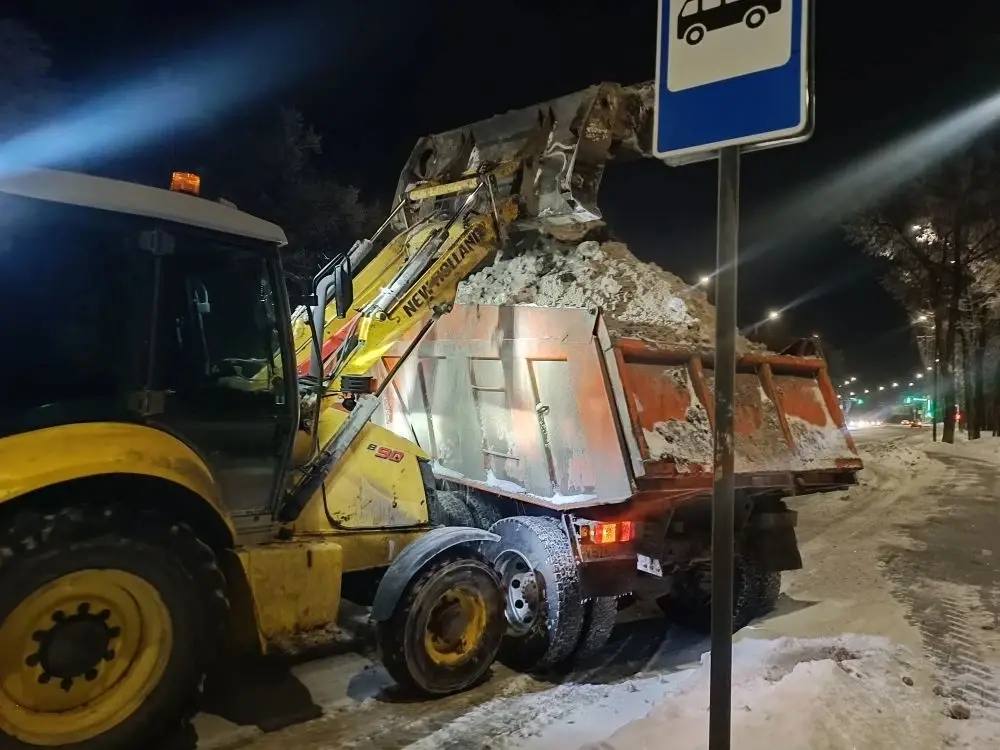 Более трех тысяч кубометров снега вывезено с улиц Пензы за сутки