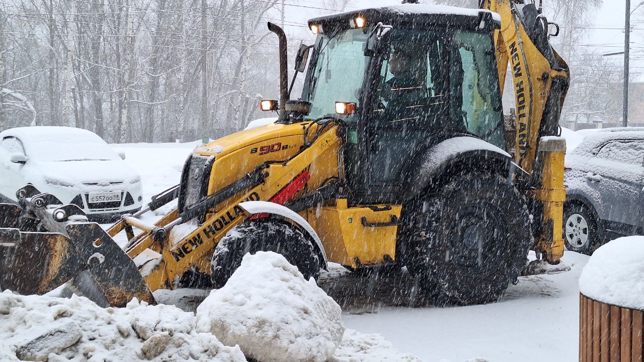 За воскресенье с улиц Пензы вывезено 4700 кубометров снега