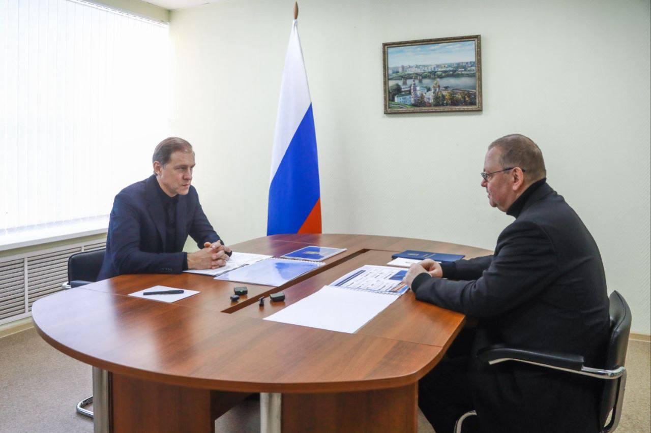 Первый вице-премьер РФ Денис Мантуров и губернатор Олег Мельниченко провели рабочую встречу в Пензе
