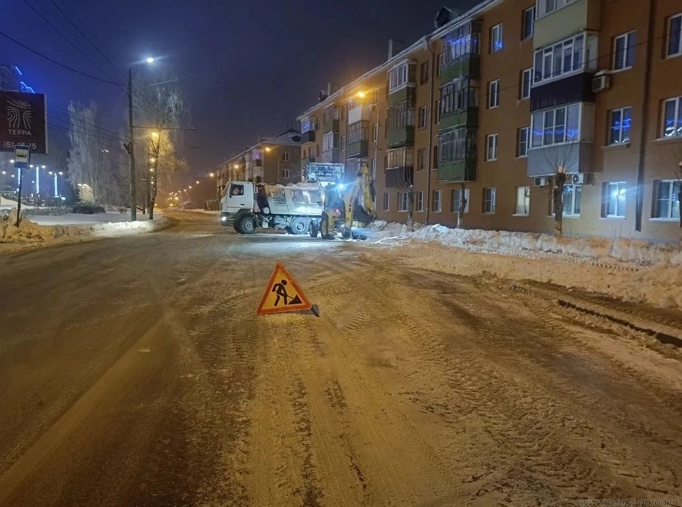 В Пензе с последствиями нового снегопада борются более 160 рабочих