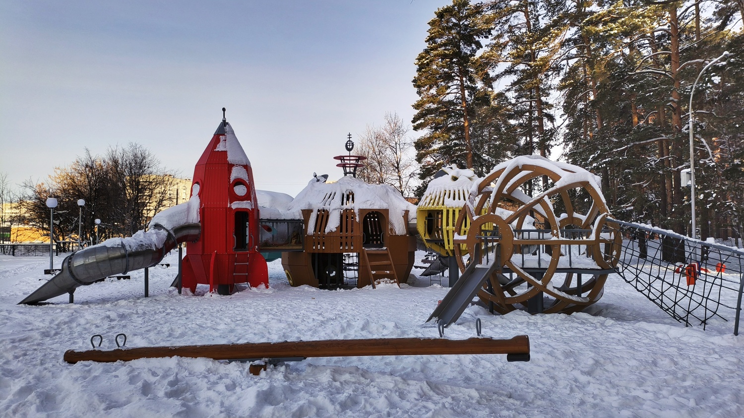 В Заречном завершено благоустройство сквера имени В.В. Демакова