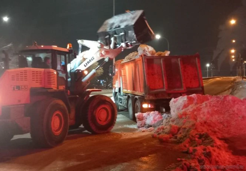 С улиц Пензы вывезли более 7 тыс. куб. м снега