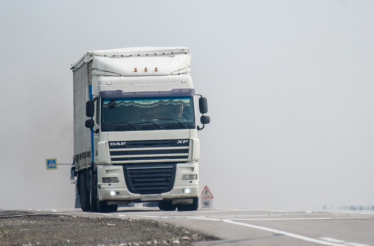 На четырех участках федеральных трасс в Пензенской области ограничили движение грузовиков из-за непогоды