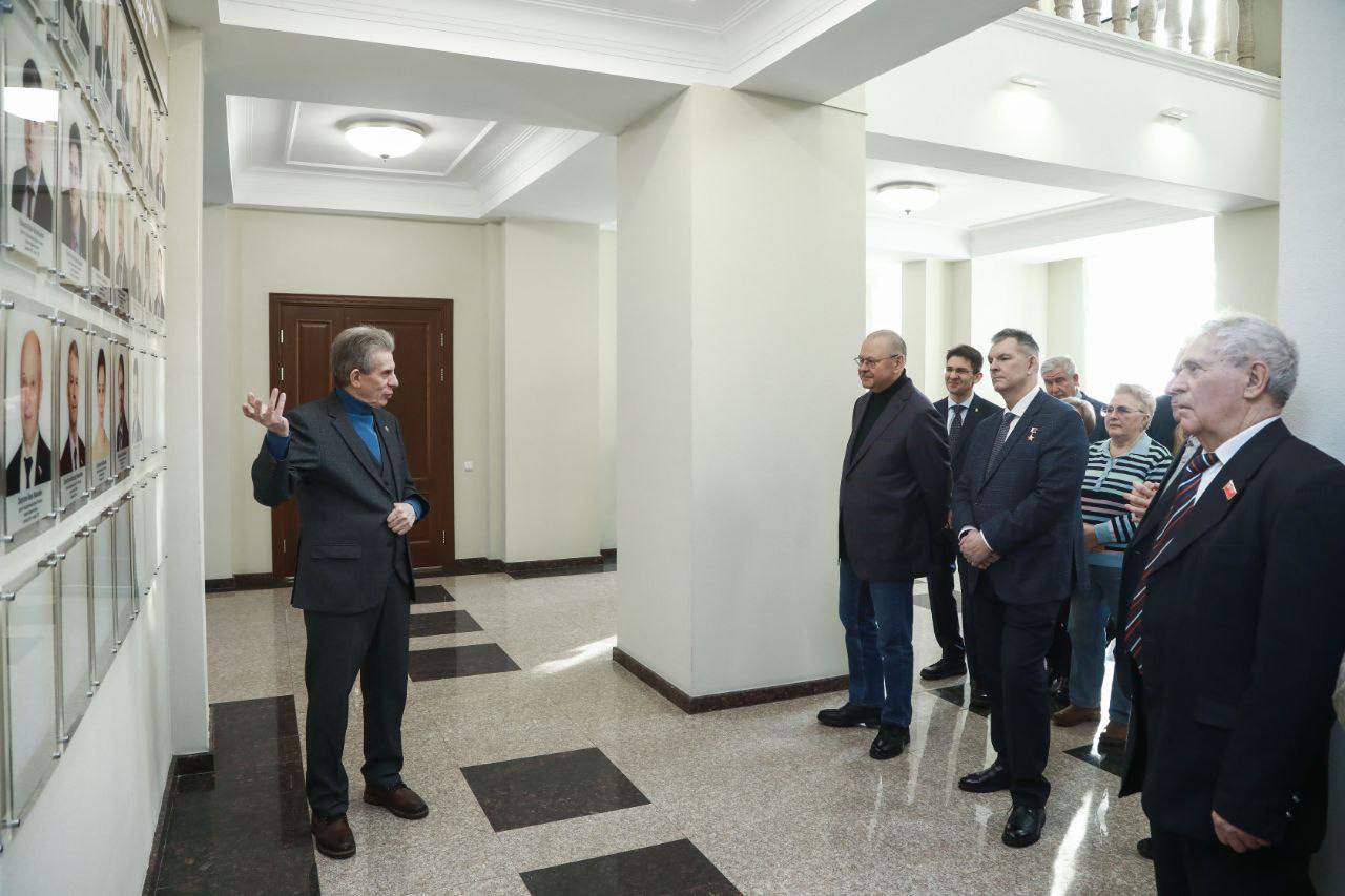 В День образования Пензенской области в правительстве открыли новую экспозицию