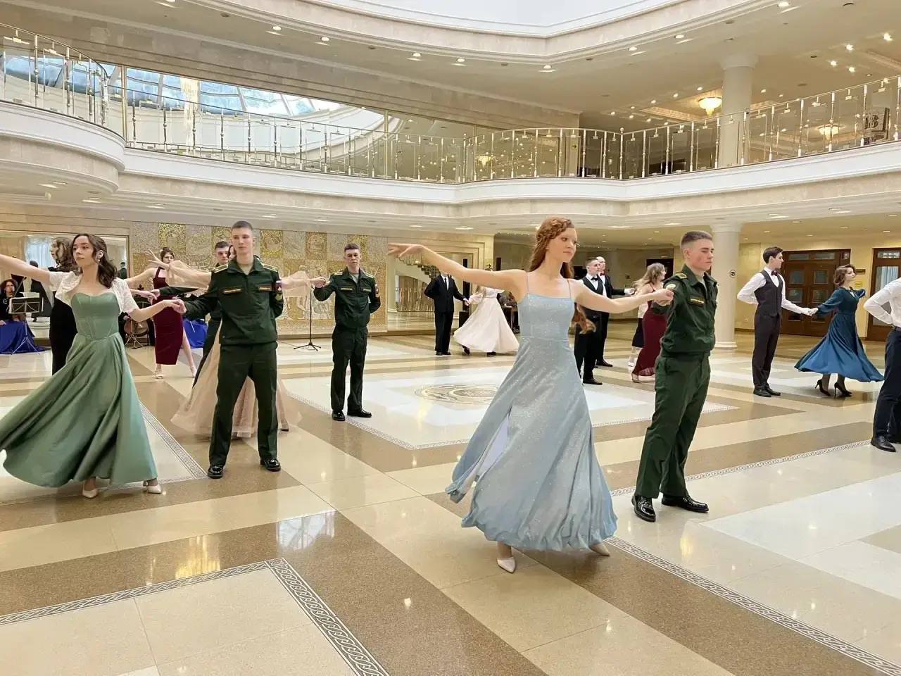 В Пензе состоялся первый губернский студенческий бал «Созвучие талантов»