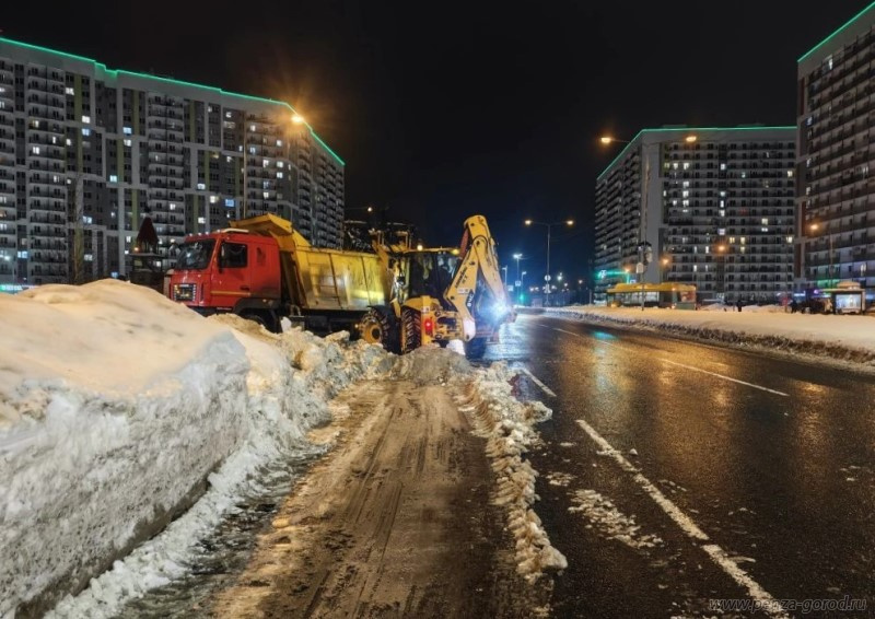В Пензе за сутки убрали около 7 тыс. кубометров снега
