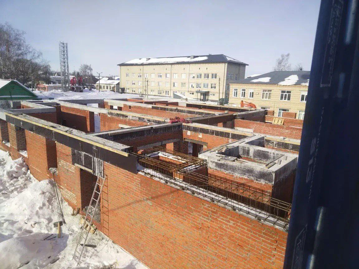 В Земетчино возводят первый этаж лечебно-диагностического корпуса больницы