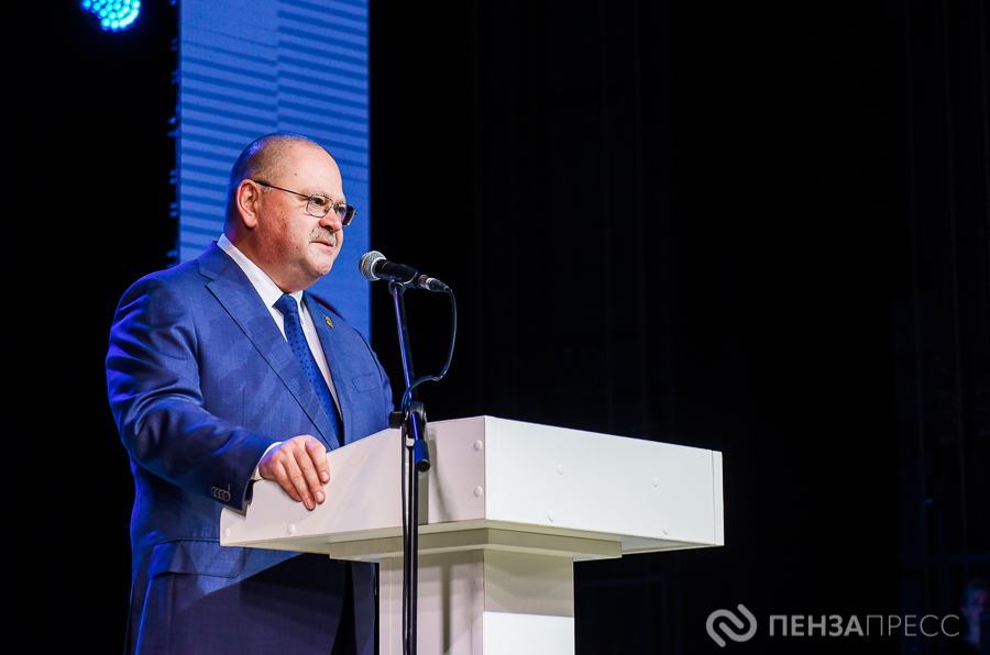 Губернатор Олег Мельниченко поздравил пензенцев с Днем защитника Отечества