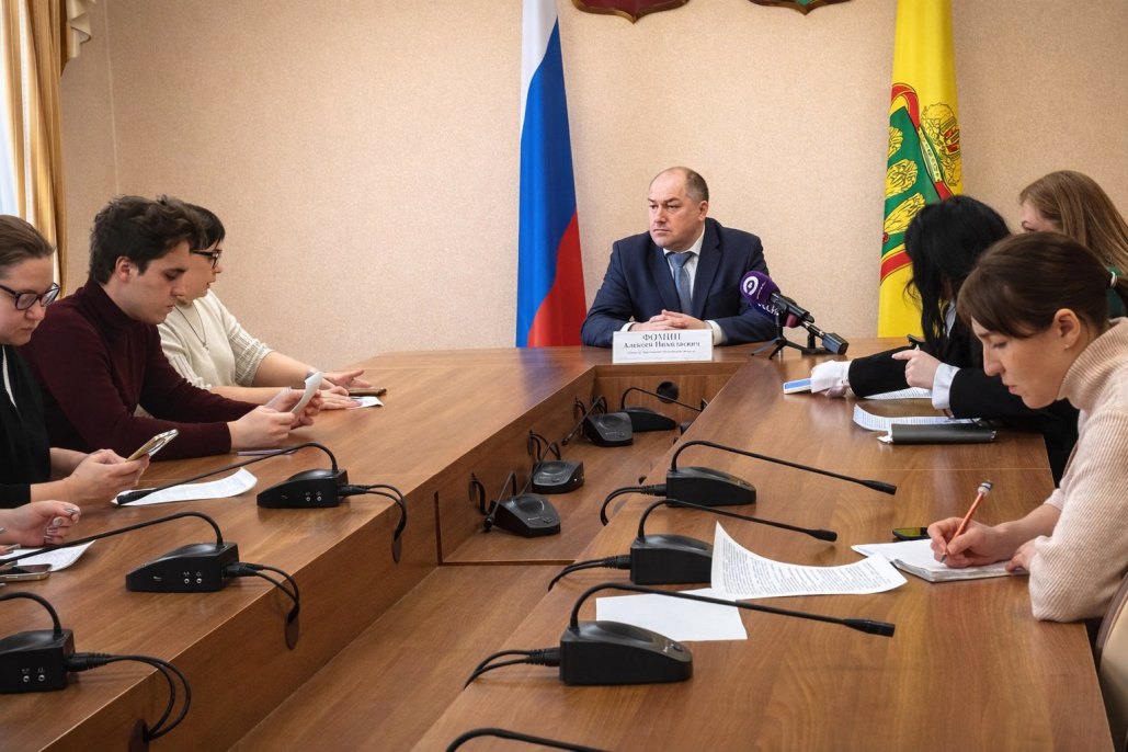 В Пензе родителям будущих первоклассников напомнили правила подачи заявлений в школу