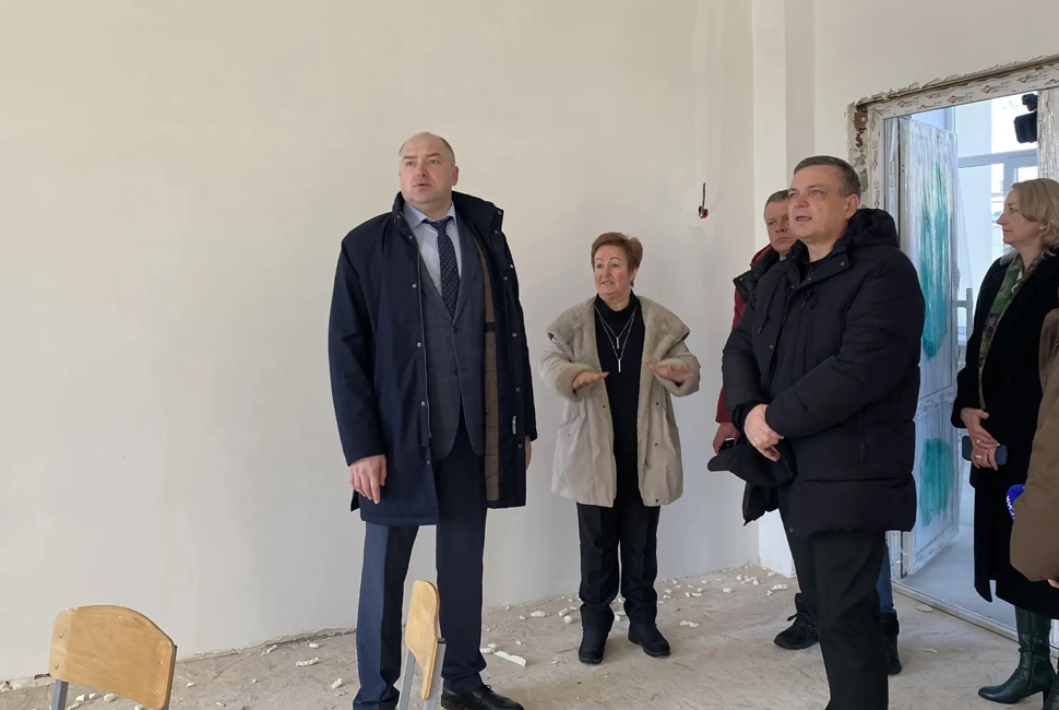 Министр образования Пензенской области проконтролировал ход капремонта школы в Сердобске