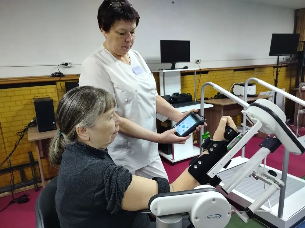 Больница в Сердобске начала использовать новый аппарат для механотерапии суставов
