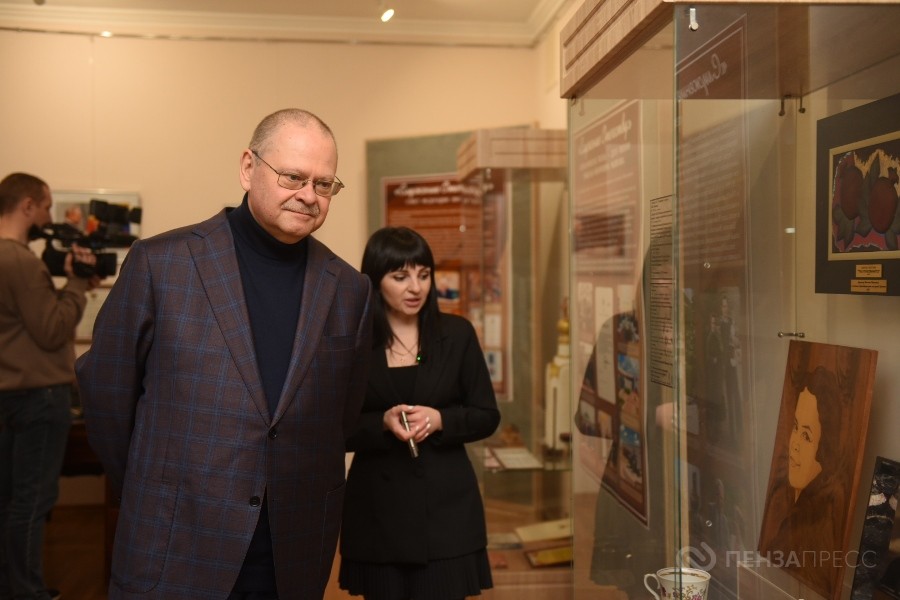Губернатор Олег Мельниченко принял участие в открытии выставки, посвященной Николаю Рыжкову