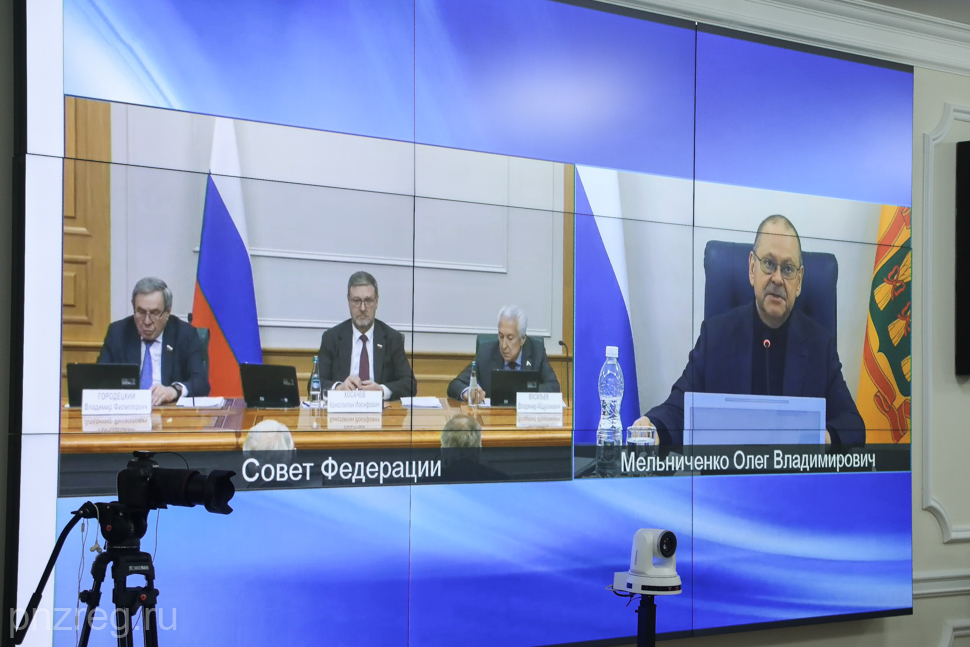 Пензенский губернатор выступил с докладом о гражданском самосознании в Совете Федерации