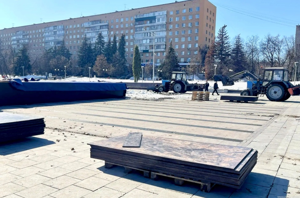 В Пензе приступили к расконсервации светомузыкального фонтана на улице Московской