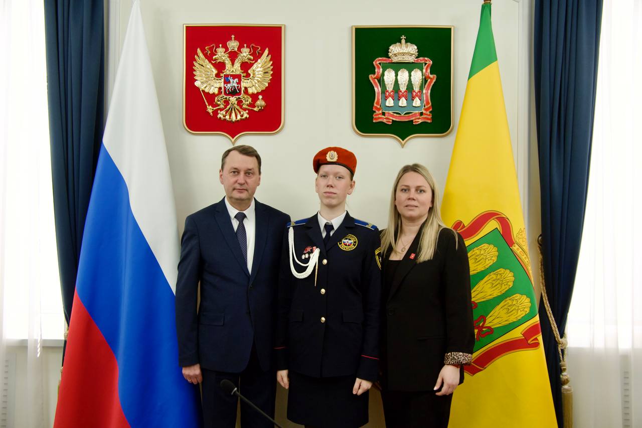 В пензенском правительстве обсудили работу «Движения первых» и «Юнармии»