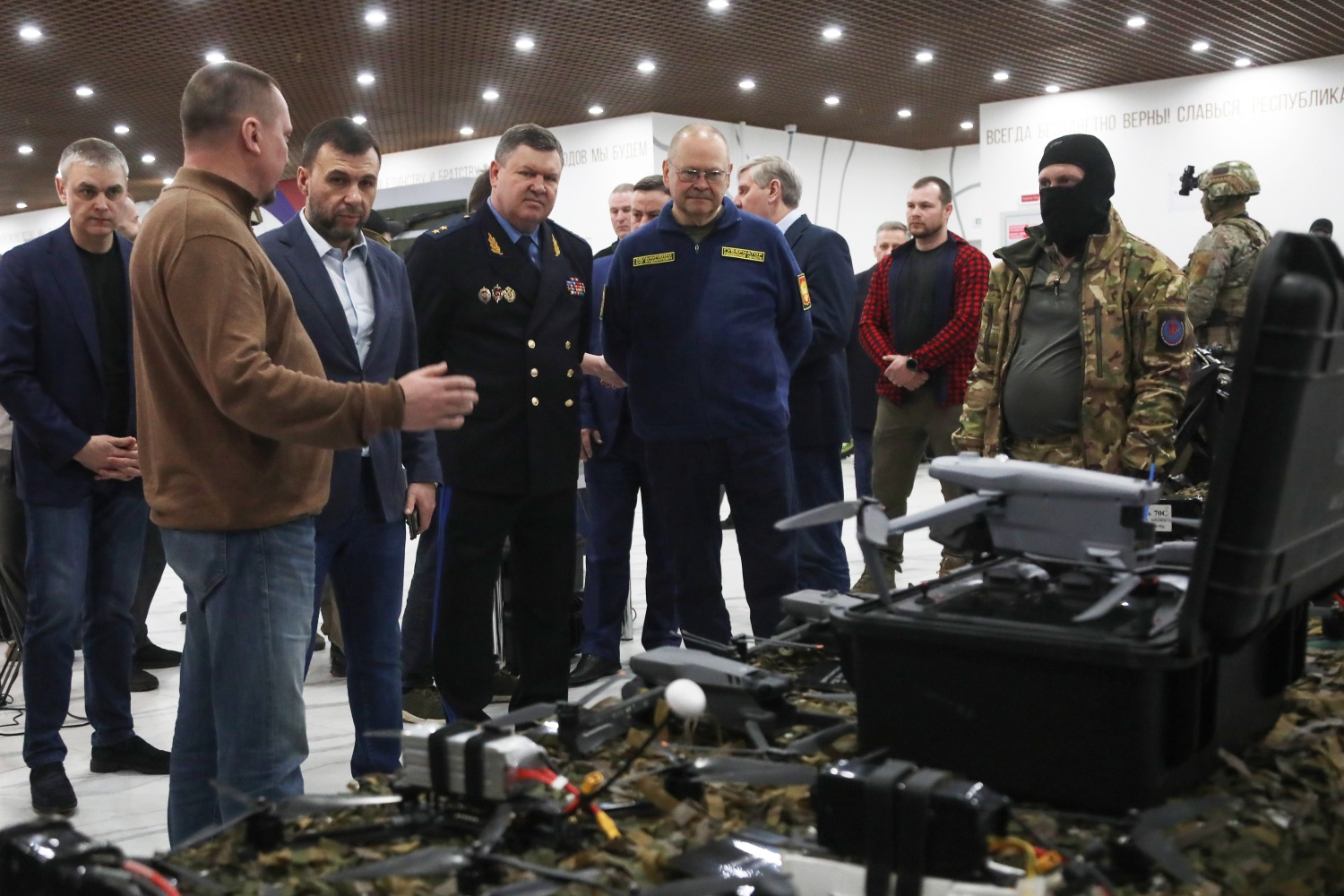 Пензенский губернатор одним из первых посмотрел военную драму на Донбассе