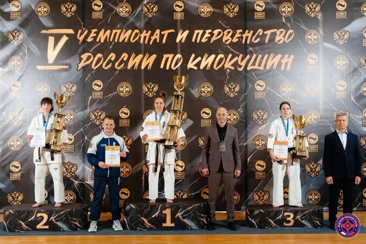 Губернатор Олег Мельниченко поздравил пензенскую спортсменку с победой на чемпионате России по киокушин