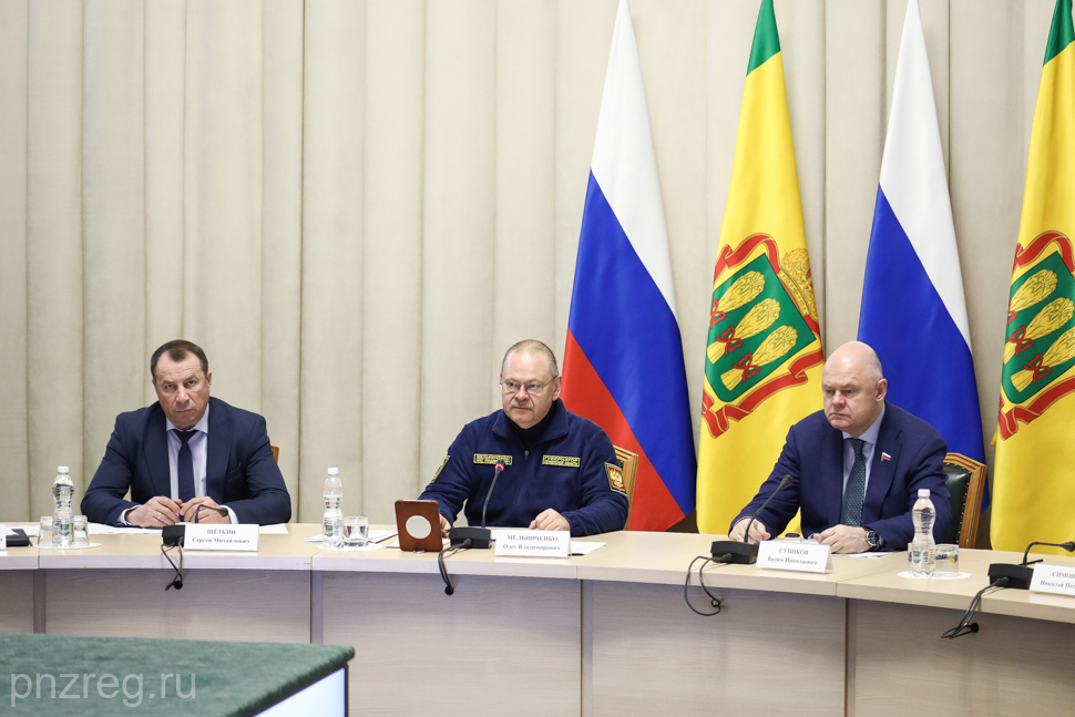 Пензенский губернатор дал распоряжения по ремонту дорог и благоустройству дворов в областном центре