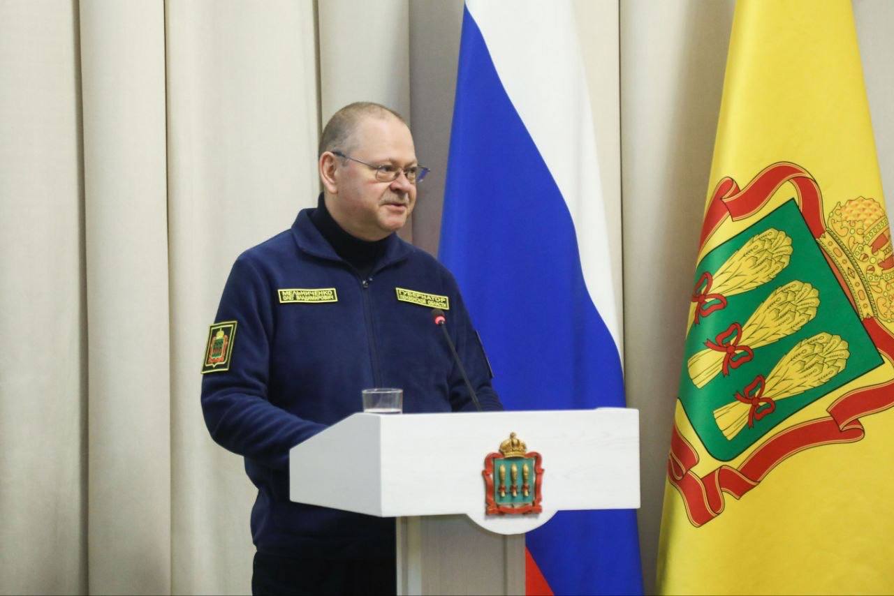 Пензенский губернатор вручил жилищные сертификаты и ключи от квартир семьям работников АПК