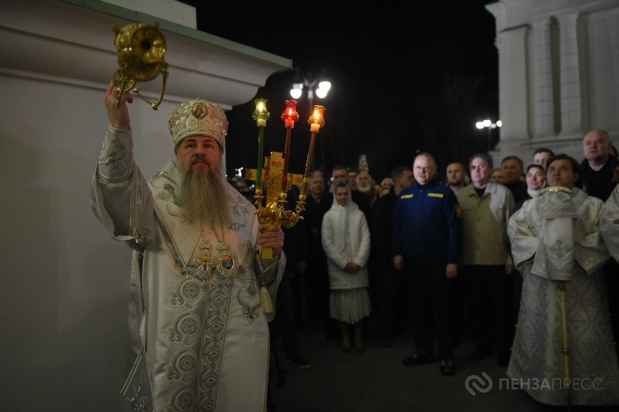 Православные пензенцы приняли участие в пасхальном богослужении