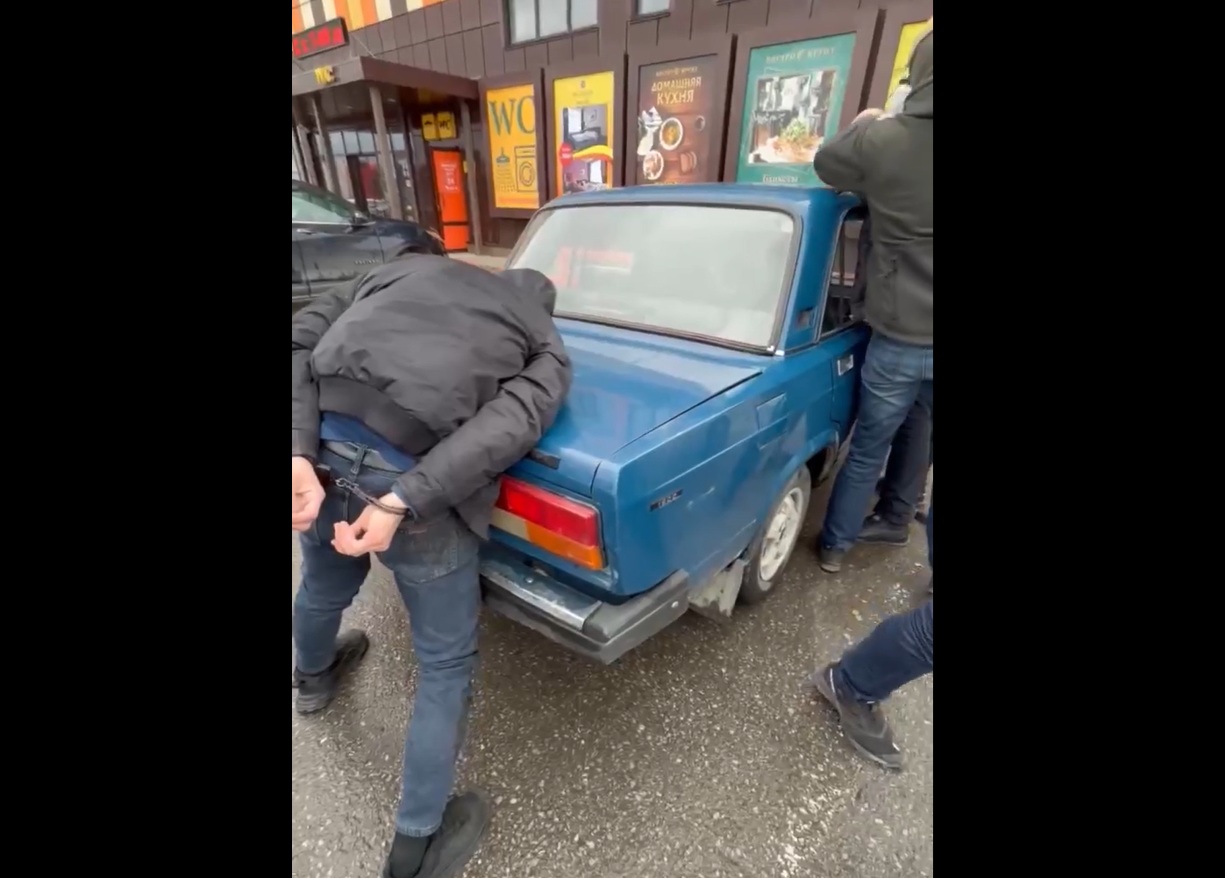 Пензенца обвиняют в попытке обмануть депортируемого из России иностранца