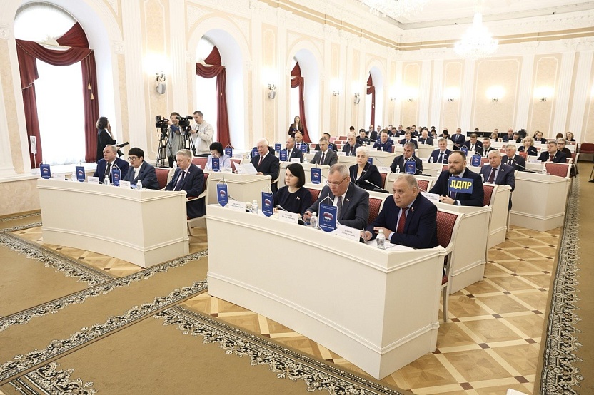 Ремонт в новостройках, льготы семьям участников СВО, состав Общественной палаты: в пензенском Заксобрании прошла 36-я сессия