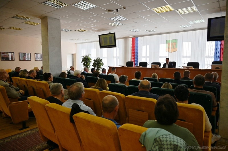 Пензенские власти обеспокоены пробками из-за разрытий на дорогах