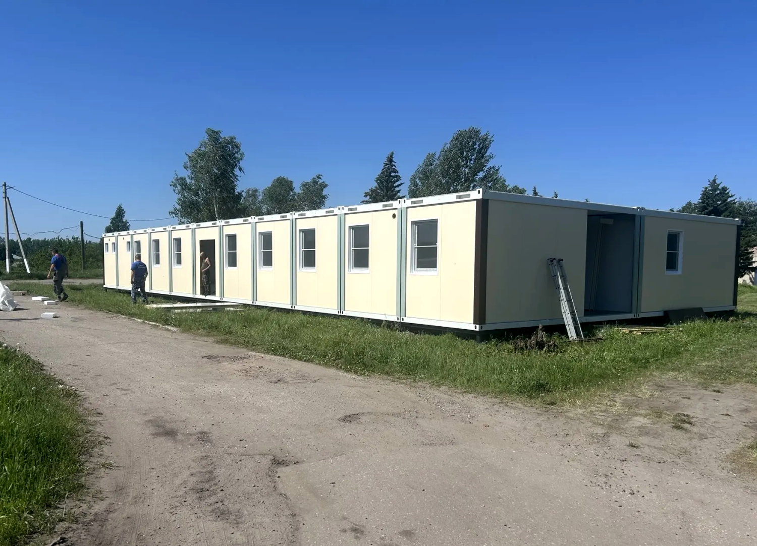 В селе Колышлейского района началась установка модульной врачебной амбулатории