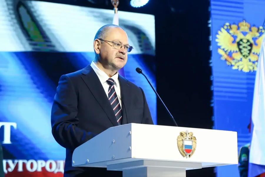 Губернатор Олег Мельниченко поздравил пензенских сотрудников Центра Спецсвязи и информации с праздником