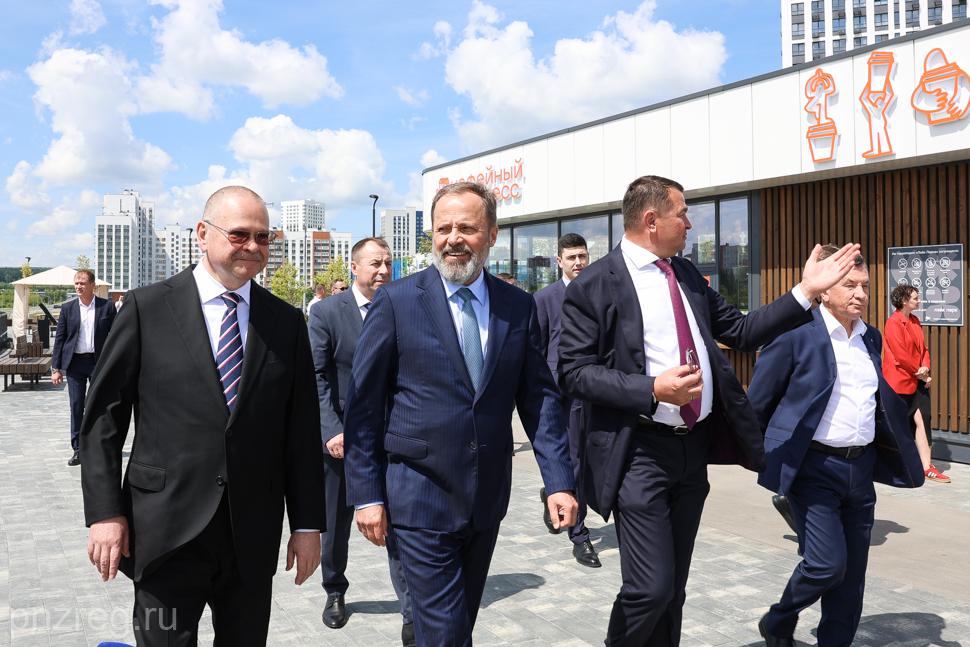 Полпред президента в ПФО Игорь Комаров осмотрел набережную в Арбеково