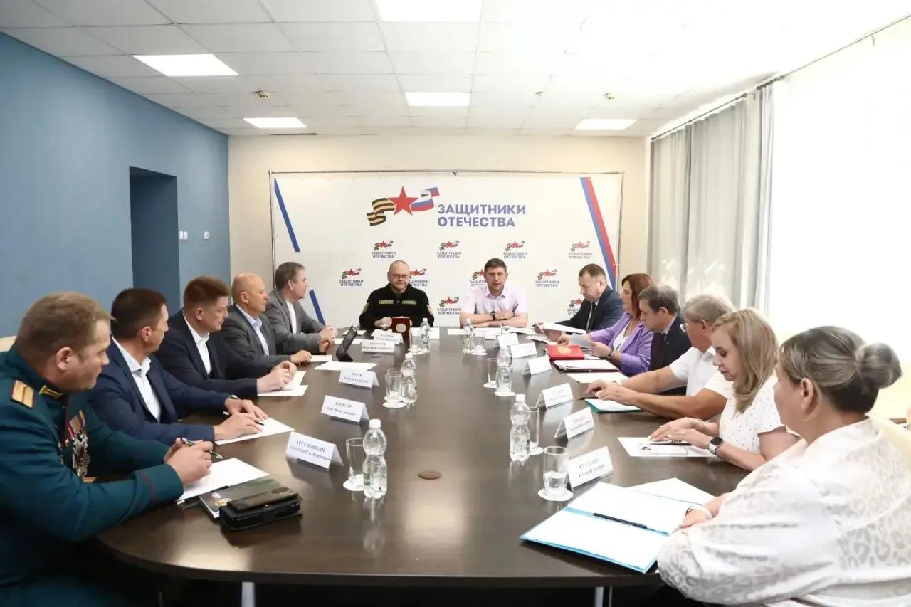Замполпреда президента в ПФО и пензенский губернатор приняли участие в заседании комиссии по поддержке участников СВО