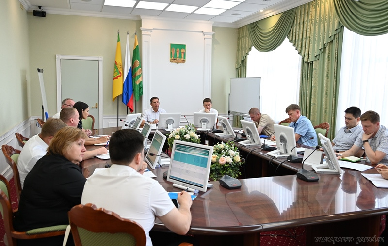В Пензе предложили установить камеры для слежки за отсутствием тентов на грузовиках