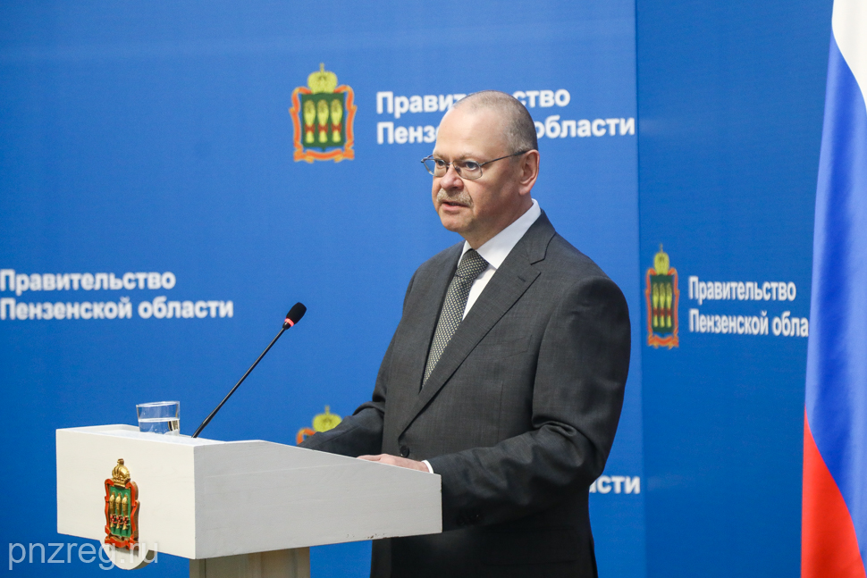 Губернатор Олег Мельниченко поздравил волонтеров-медиков с 10-летием реготделения