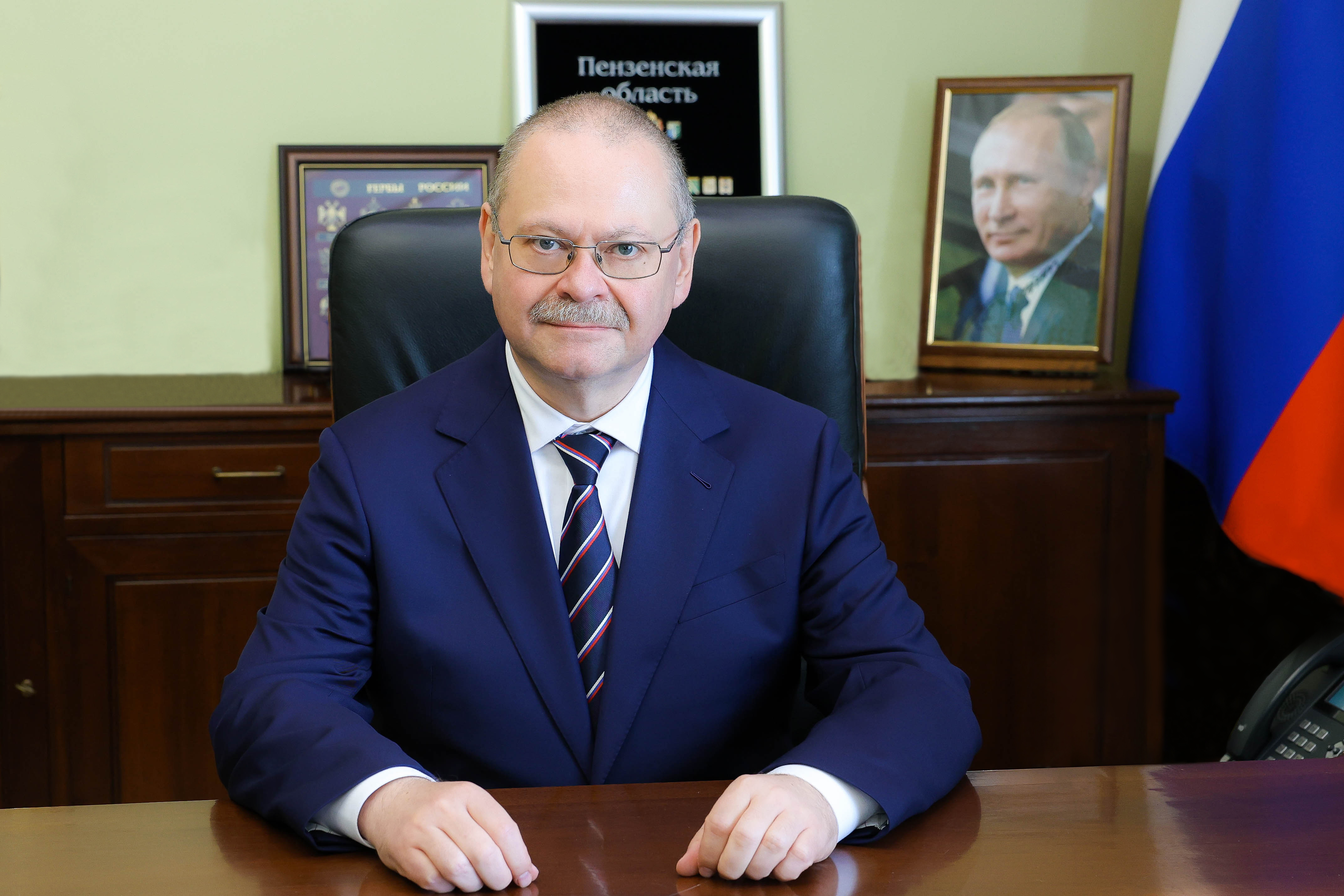 Губернатор Олег Мельниченко поздравил работников кинематографии с профессиональным праздником