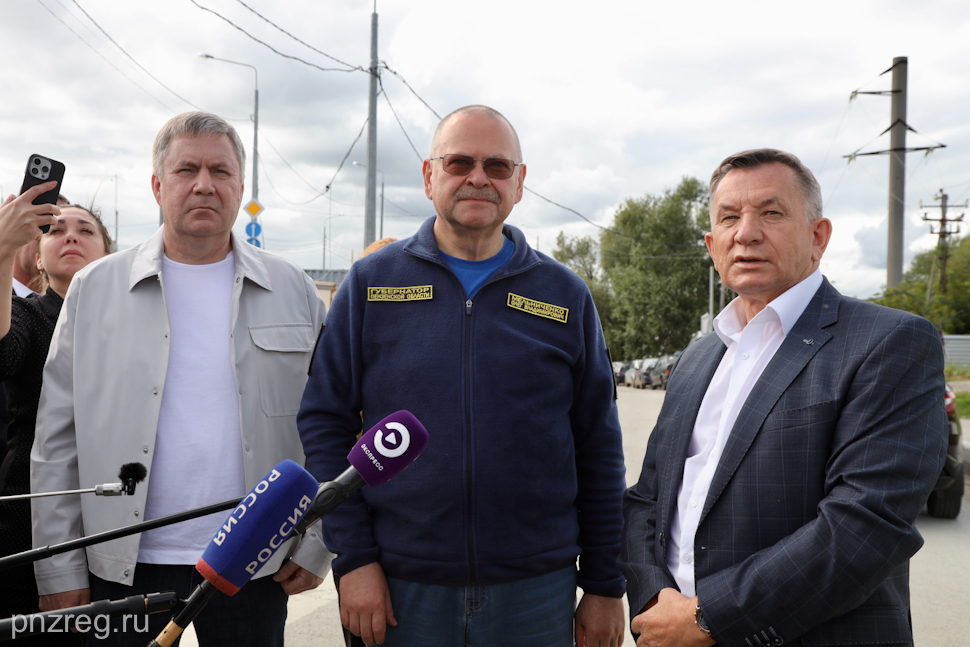 Губернатор Олег Мельниченко осмотрел новый путепровод на улице Ерик в Пензе