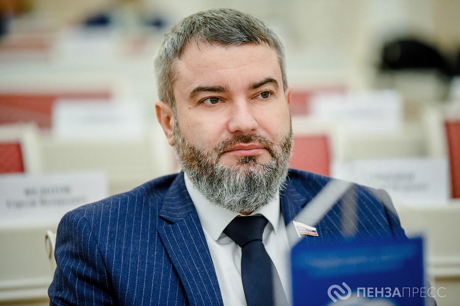 День рождения отмечает генеральный директор медиахолдинга «Экспресс» Антон Шаронов