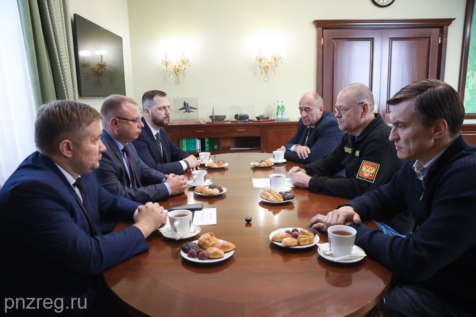 Кандидаты в губернаторы Пензенской области передадут Олегу Мельниченко наказы избирателей