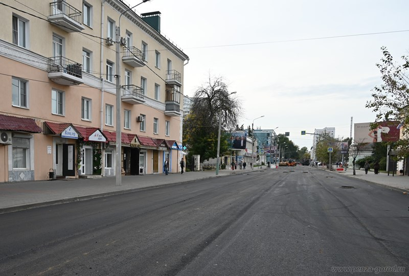 Названы сроки завершения ремонта дороги на улице Бакунина