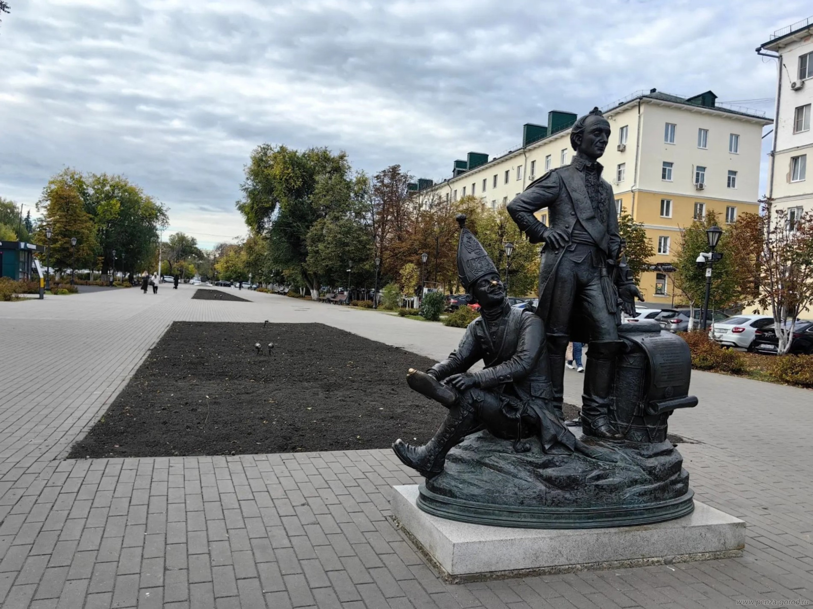 В клумбах Пензы меняют чернозем