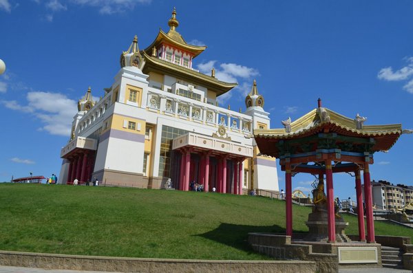 25 рекордных точек России. Буддийский храм в Элисте и телевышка в Пятигорске