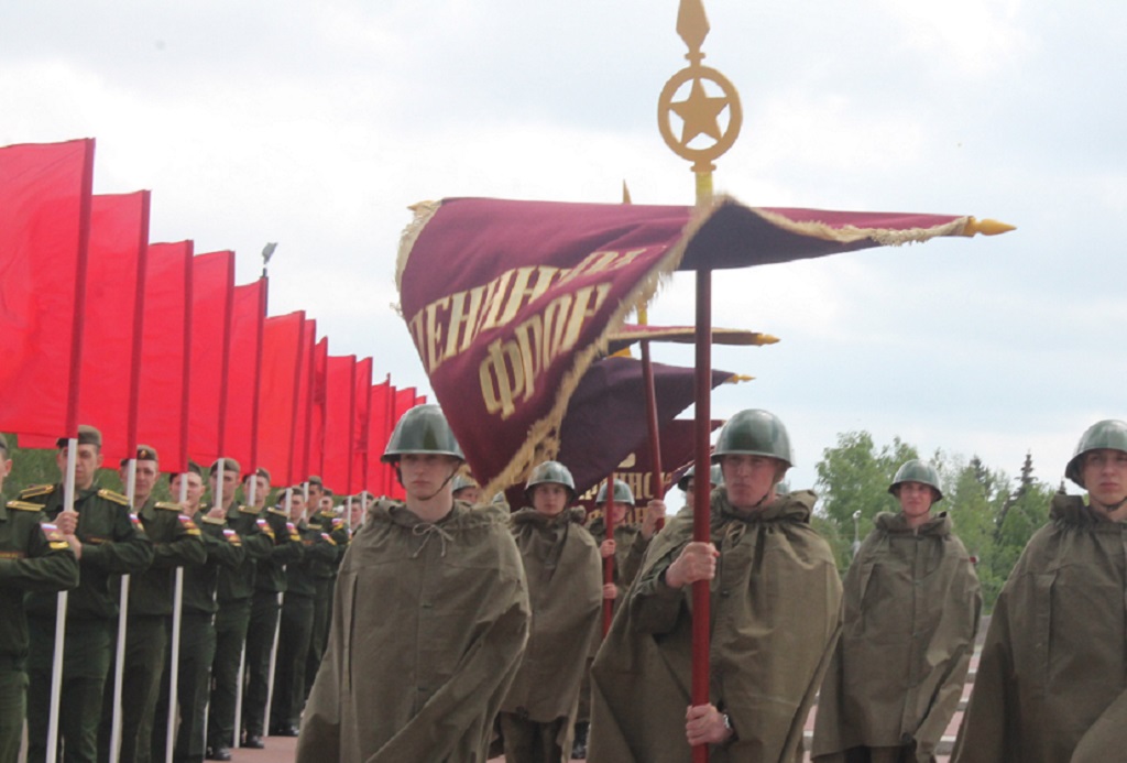 Военный парад на проспекте Победы