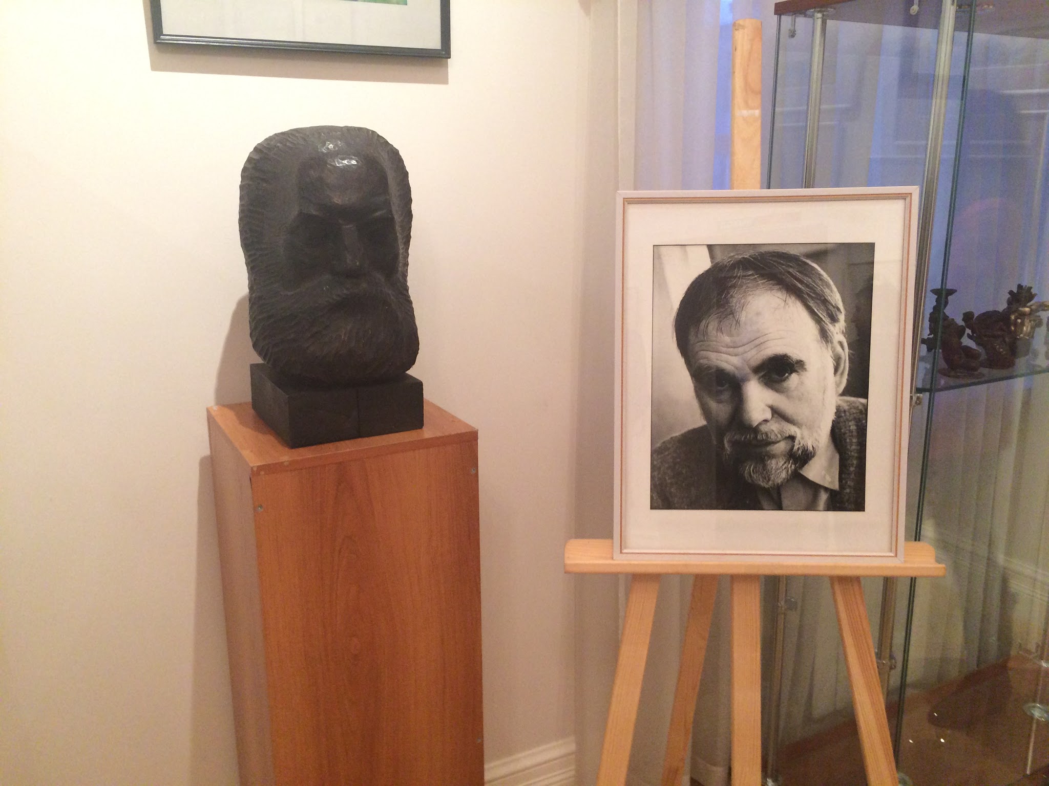 В Губернаторском доме открылась выставка работ художника и скульптора Виктора Буяльского