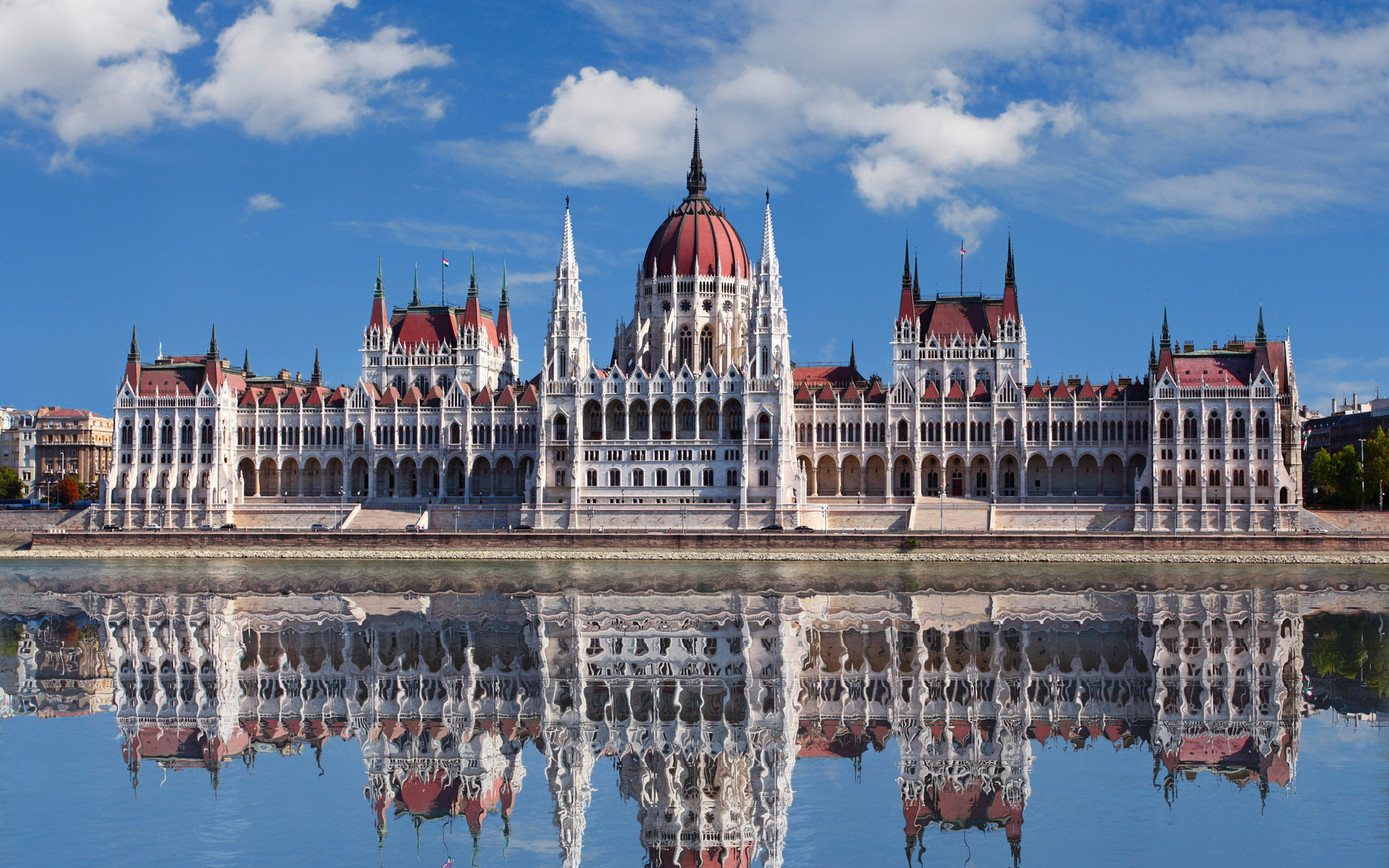 Путешествовать больше и дешевле. Виртуальная экскурсия по Будапешту: улицы и площади города