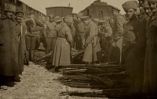 Сдача части чехословацкого оружия большевикам. Пенза, март 1918 года