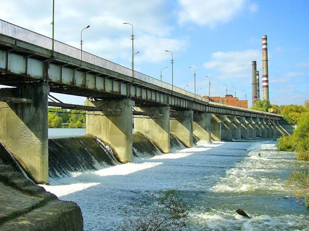 Плотина на реке Суре Плотина на реке Суре