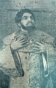И.М. Скобцов в роли Бориса Годунова. Фото Н. Павлова («Сталинское знамя» от 28 ноября 1952 г.) И.М. Скобцов в роли Бориса Годунова. Фото Н. Павлова («Сталинское знамя» от 28 ноября 1952 г.)