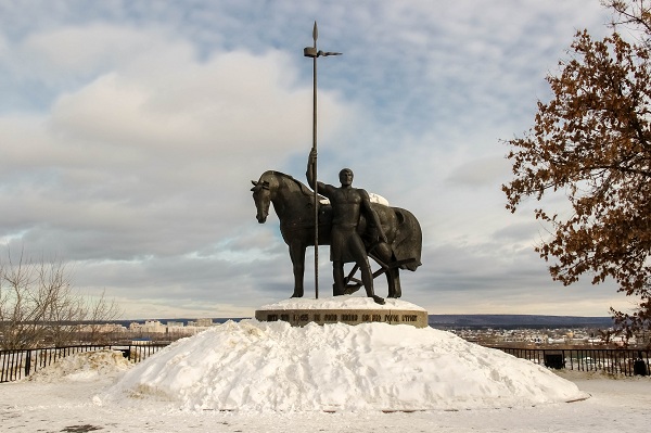 Памятник Первопоселенцу В Пензе Фото